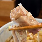 奈つやの中華そば - チャーシュー