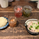 ひまり屋 GALERA - ◯小鉢2品セット¥600×2
…葉わさび、はすの梅酢漬け、燻製ポテトサラダ、梅水晶。

◯なめろう¥600…鯵だったかな?σ(^_^;)