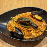ビバパスタ - ムール貝とアスパラのトマトバジリコ♪