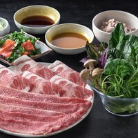 鹿児島黒毛和牛「薩摩牛」ブリスケ(70g) + 鹿児島黒豚「黒宝豚」肩ロース （70g）
