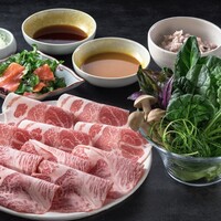  鹿児島黒毛和牛「薩摩牛」肩ロース(70g) + 鹿児島黒豚「黒宝豚」肩ロース（70g）