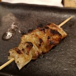 やきとん 赤尾 - 上もつ。カリカリしっとり、脂と上品さの両立