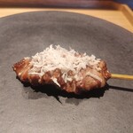 炭焼 おかげさん - [2024年7月　訪問]えんがわ。ジューシーで心地好い歯応えもある。添えられた山わさびの香りととても合っていました。