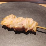 炭焼 おかげさん - [2024年7月　訪問]せせり。初手の串にピッタリ。ジューシーなのに脂っぽさを感じないのは丁寧に下処理をしているからでしょう。