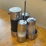 鳩家 - 塩、ウスターソース、しょうゆ