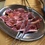 宮城飯店 - 和牛カルビ二人前〈950円/1人前〉