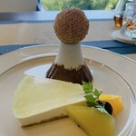 一茶一酒 - デザート盛り合わせ、入れ物を逆さにするとダイヤモンド富士