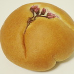 井上製パン - 米粉の桜あんパン（\140、2014年3月）