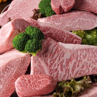 我們的肉匠精心挑選的最高等級（A-5）品牌牛肉