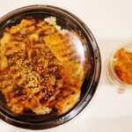 マルハのカルビ丼 - もち豚カルビ丼 特盛（950円）