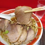 ラーメン タロー 五反田の陣 - 小ラーメン豚入り1,000円（野菜、アブラ、削り節）