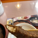 敦賀ヨーロッパ軒 - チキンカツの断面。筋はなく、身がたっぷりと詰まった一品。