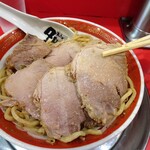 ラーメン タロー 五反田の陣 - 小ラーメン豚入り1,000円（野菜、アブラ、削り節）