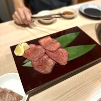 個室 炭火焼肉 本川越 尊 - 