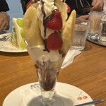 果実園 リーベル - チョコとフルーツのパフェ