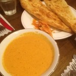 バタークリームチキン、ナン