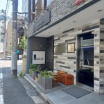 モノリス - 外観