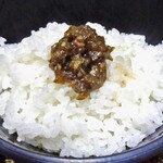 山形屋旅館 - 夕食（ご飯にシソ味噌をのせて）