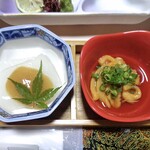 山形屋旅館 - 夕食（刺身コンニャク ＆ ホヤ酢）