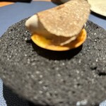 日本のイタリア料理店 sai - サマートリュフ添えのトリュフアイス