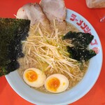 ラーメンショップ ◯化 - 特製ラーメン