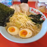 ラーメンショップ ◯化 - 特製ラーメン