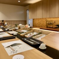 すし大作 - 店内