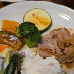 キッチン ブルー グローブ - 備え付け野菜といただきます