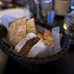 欧風小皿料理 沢村 - 【スパイシー チキンロースト＠税込2,288円】パン(2名分)