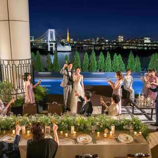 豪華絢爛♦シャンパンを片手に夜景を眺める素敵なロケーション♪