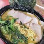 ラーメン 杉田家 本店 - 