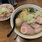 麺屋NOROMA - 特選鶏そば チャーシュー丼セット。