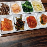 大徳壽 関内本店 - キムチ盛り合わせ ・ナムル盛り合わせ