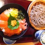 高田屋 岡山駅前店 - 海鮮丼とそばのセット