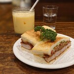 ニューアストリア - 