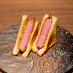 USHIMITSU - ザク旨の真骨頂　～食べたら堕ちる、頬と心～ 特選和牛ヒレのブリオッシュカツサンド