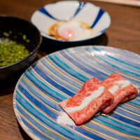 USHIMITSU - すき焼きを超えていく 和牛サーロインの焼きすき焼き　～春菊と温泉卵～