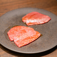 USHIMITSU - タレ焼物 厳選和牛ヒレ産地別2種食べ比べ　～黒ダレ・卵黄香味ダレ～