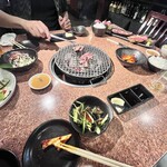 炭火焼肉 矢つぐ 本店 - 