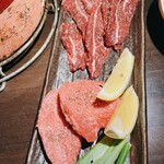 炭火焼肉 焼きしゃぶ にく式 琴似店 - 