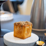 プレゼンテ スギ - 2024.7 立方体（焼き立てパン、イタリア産サマートリュフ、発酵バター）