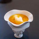 プレゼンテ スギ - 2024.7 みつばち＋やぎ（蜂蜜、ゼラチンで固めたクルックフィールズ産やぎミルク、オリーブオイル）