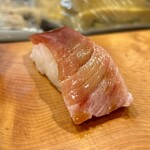 鮨金 - にぎり(松)（2,000円）　トロ