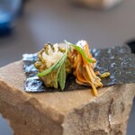 プレゼンテ スギ - 2024.7 杉寿司 TYPE-R（黒あわび千切りペスカトーレ、富津産海苔、肝リゾット、アリッサムの新芽）リゾットバージョンの杉寿司