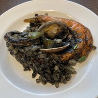 LIZARRAN 横浜店 - イカ墨の旨みがお米に染み込んでいて抜群に美味い