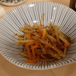 鮨ト酒 遠囲屋 - お通し きんぴらゴボウ