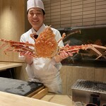 湘南沖地蟹専門店ふじ月 - タカアシガニ　非常に大きい