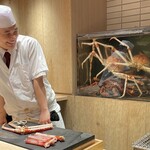 湘南沖地蟹専門店ふじ月 - 蟹と仲良しの料理長