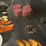 かがやき - ヘレ焼いてます  大きなニンニク