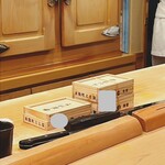 木挽町 とも樹 - 由良の赤ウニの特別仕立て。有名な川勝ではありません